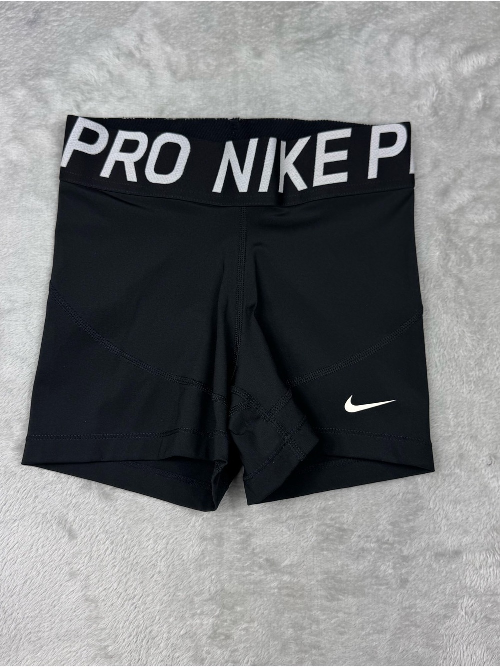 Nike pro tight fit training sz xs women’s 3”